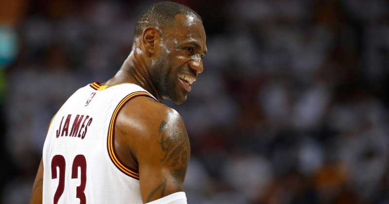 NBA LeBron James Bat Le Record De Jordan Et Devient Meilleur Marqueur