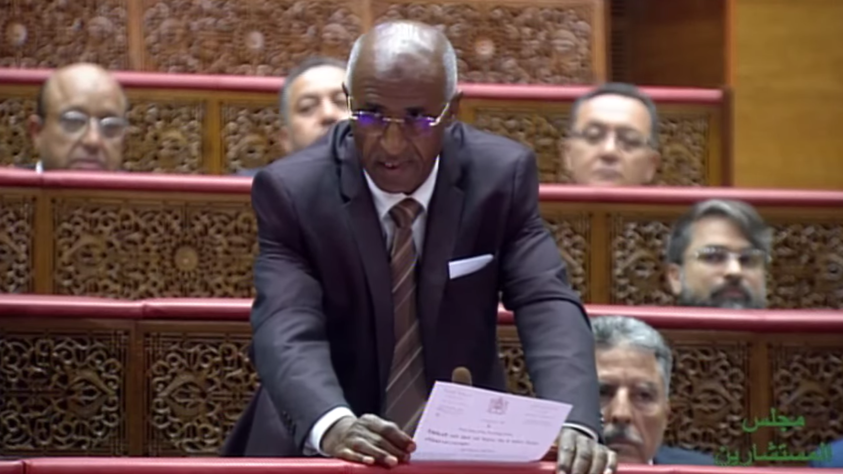 أملوك يطالب بتحسين جودة الخدمات المقدمة من طرف القنصليات المغربية بفرنسا