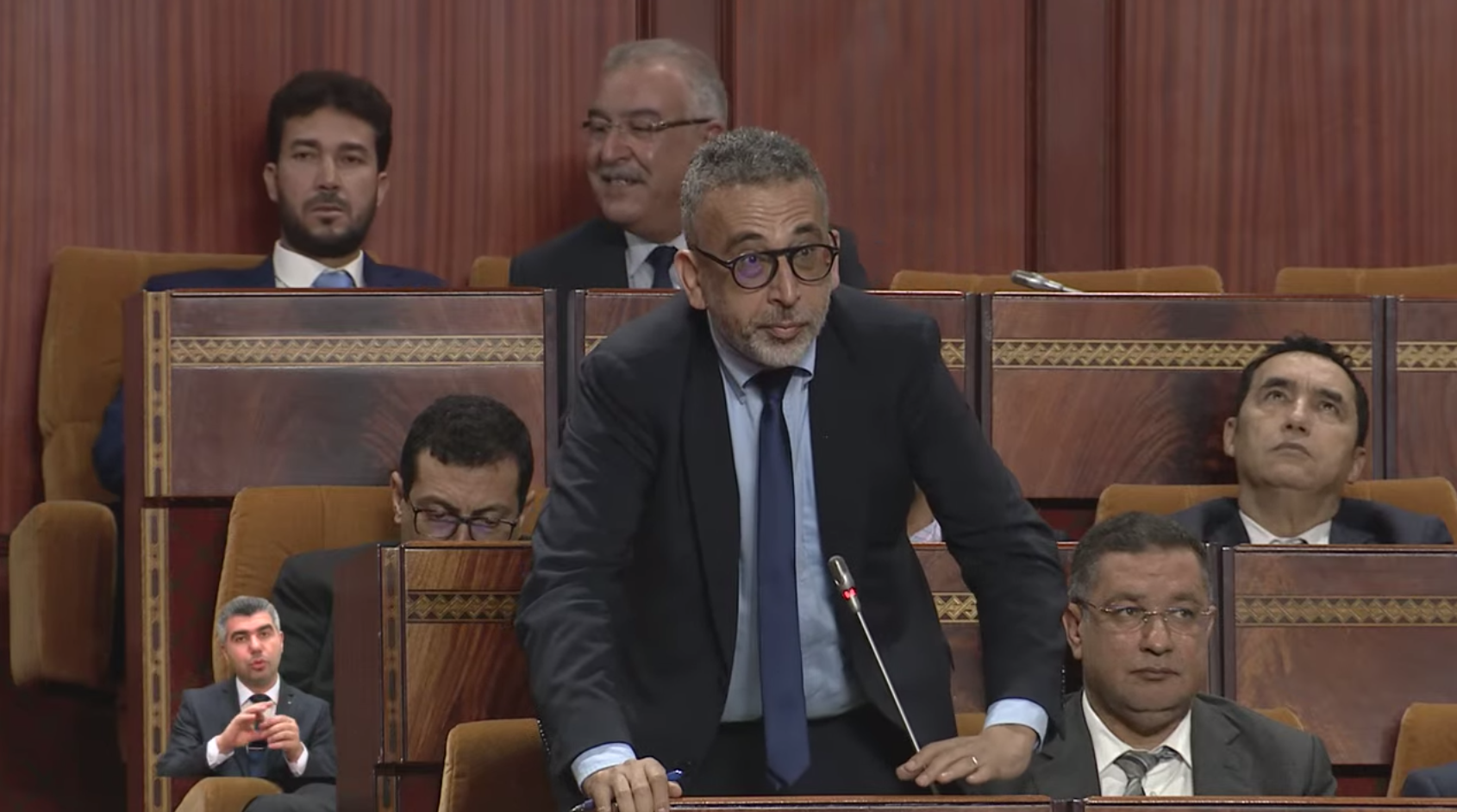 غازي يدعو إلى ضرورة إدماج القطاع غير المهيكل في النسيج الاقتصادي