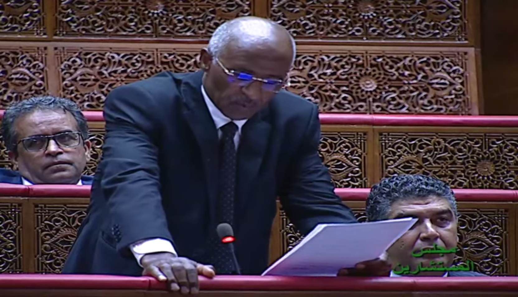 أملوك يدعو إلى بذل مجهود مضاعف لصيانة وبناء الأعمدة الكهربائية المتساقطة والمتهالكة