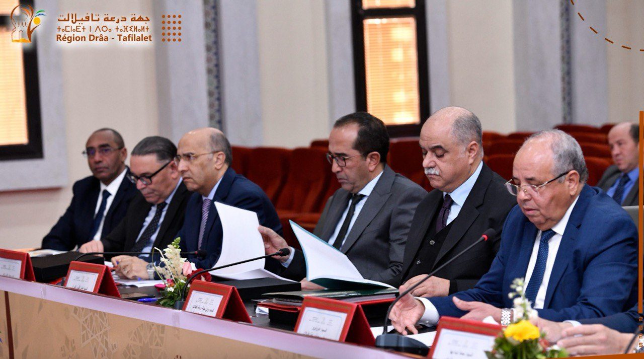 مجلس جهة درعة تافيلالت يصادق على اتفاقيات للشراكة والتعاون لتسريع الجهوية المتقدمة وتدبير الموارد المائية