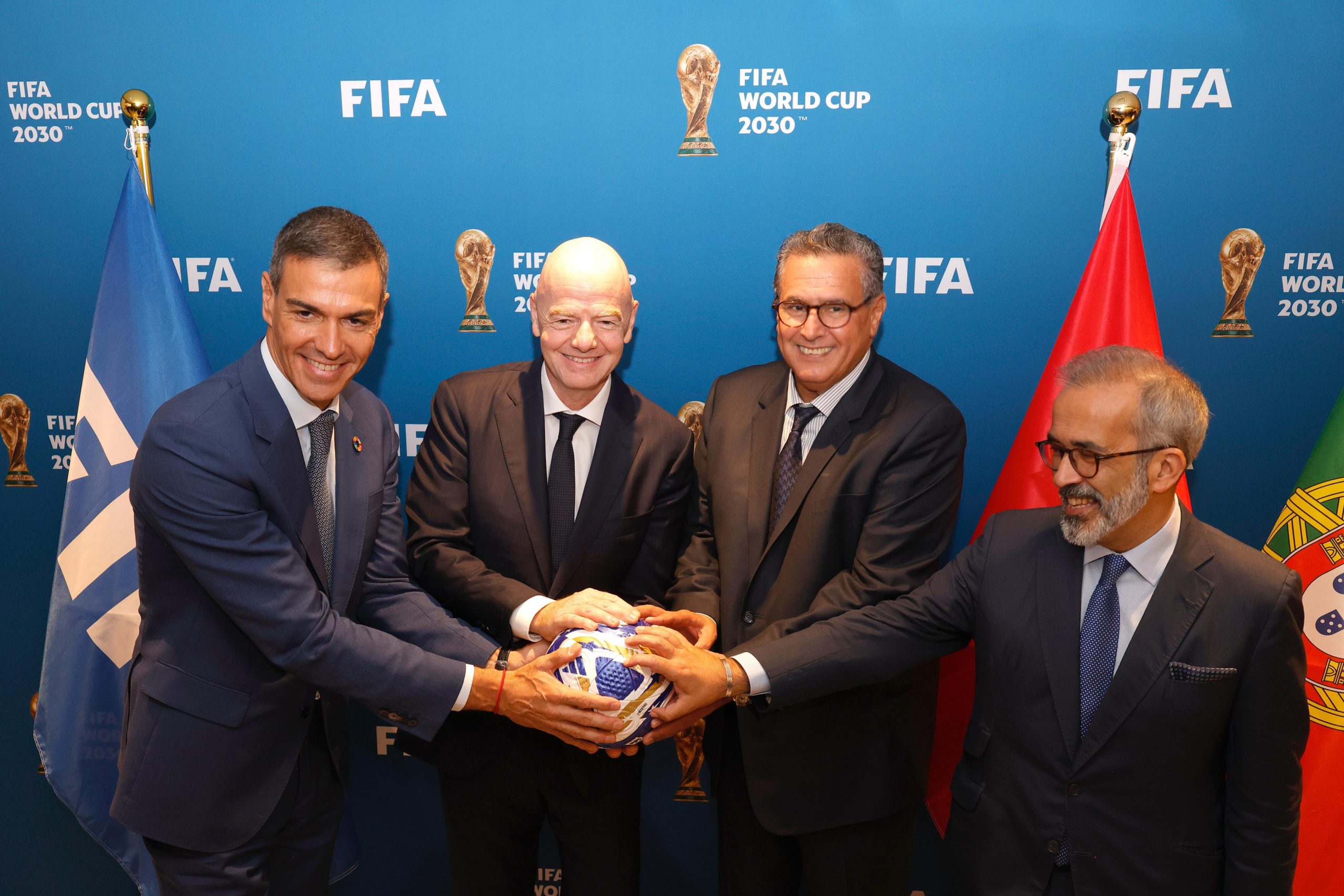 عزيز أخنوش يشارك بنيويورك في اجتماع للفيفا بشأن التحضيرات لكأس العالم 2030