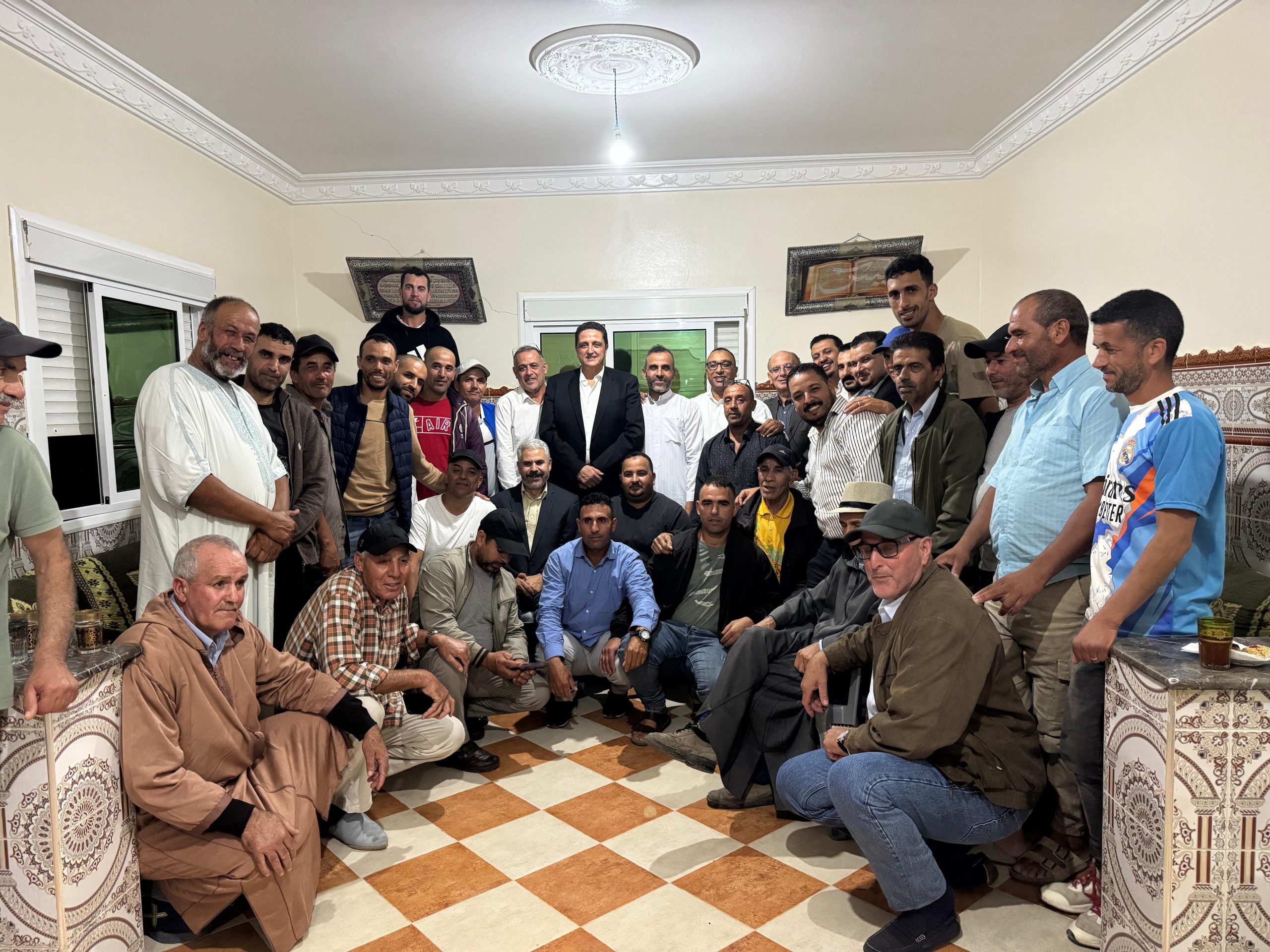 عمالة طنجة-أصيلة.. مورو يترأس لقاء تواصليا للأحرار بجماعة الساحل الشمالي