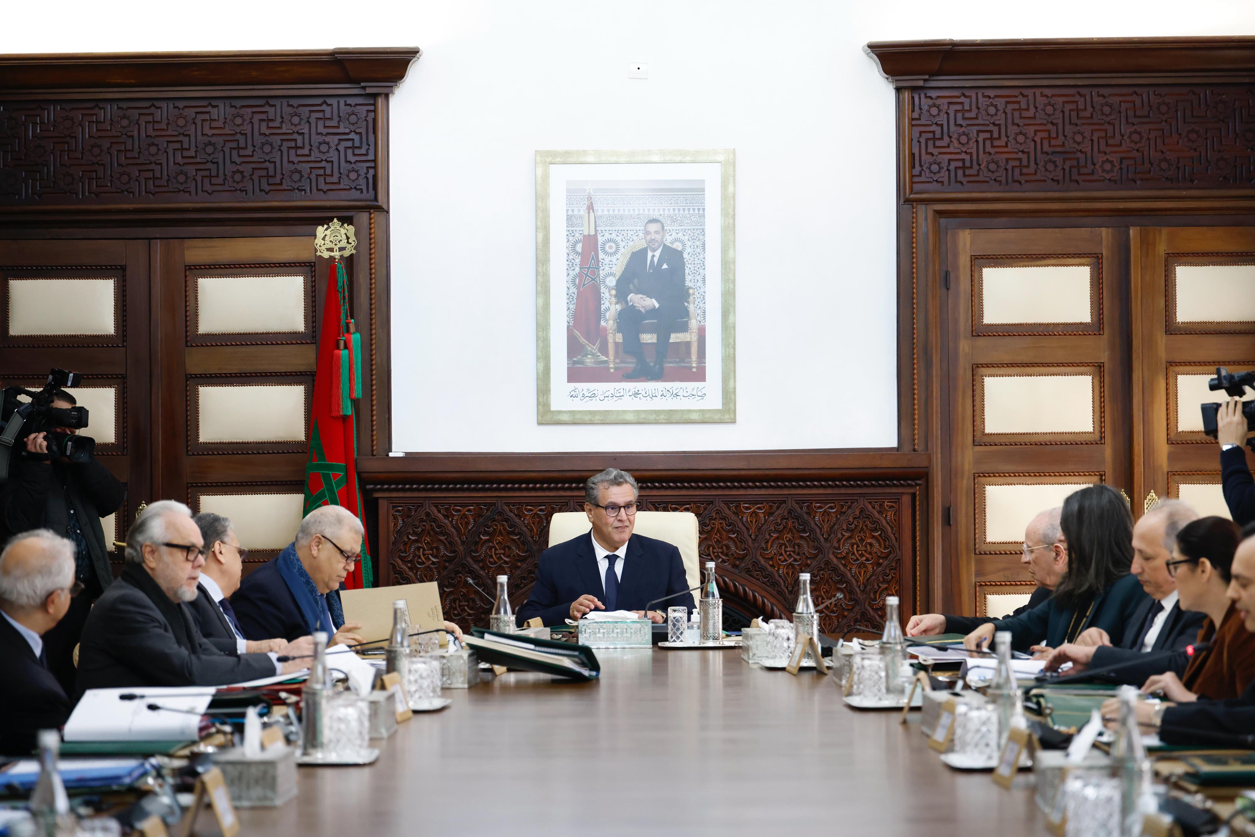 الحكومة تصادق على مشروع قانون لتشجيع تدريب الحاصلين على بعض الشهادات قصد التكوين للإدماج