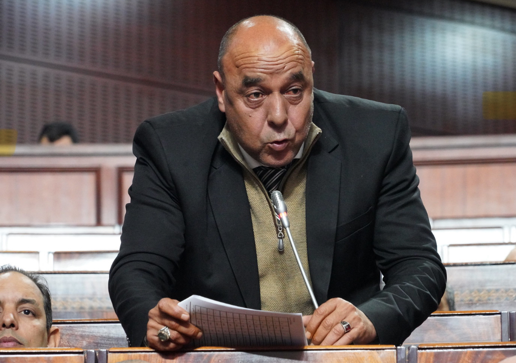 البرهومي: تصدع بالطريق الوطنية رقم 7 يتسبب في اختناق مروري ويستوجب تدخلا عاجلا