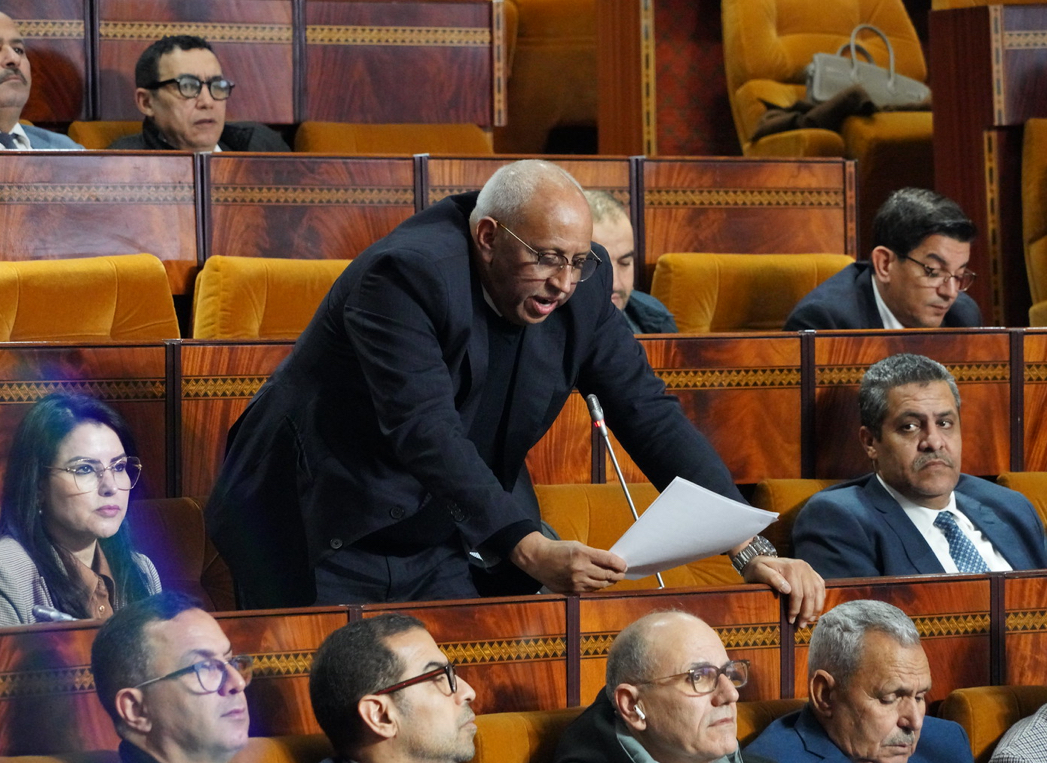 المنصوري يدعو إلى حلول استباقية لفك العزلة الناتجة عن الثلوج بإقليم أزيلال